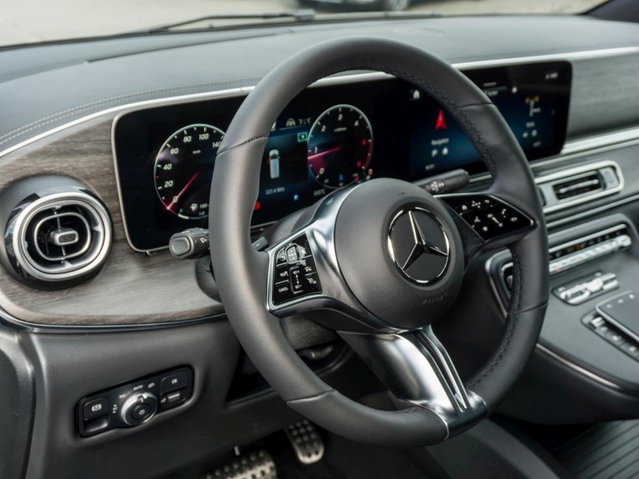 Mercedes-Benz V 300 d AVANTGARDE Lang Distronic Burmester AHK