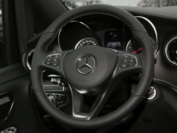 Mercedes-Benz V 300 d lang 4M AMG Night AHK Distronic