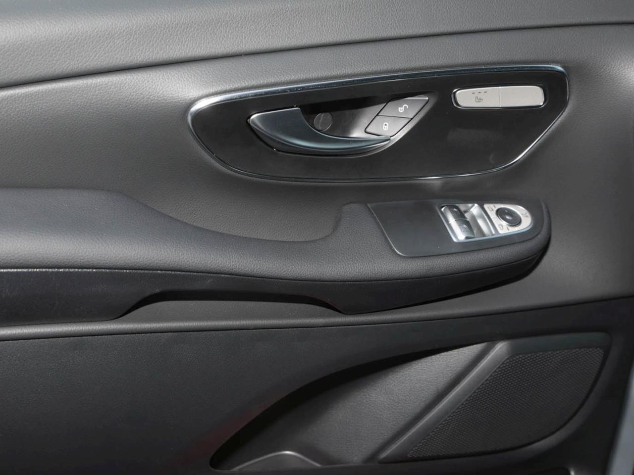 Mercedes-Benz V 300 d lang Style Distronic Easy Pack 360°