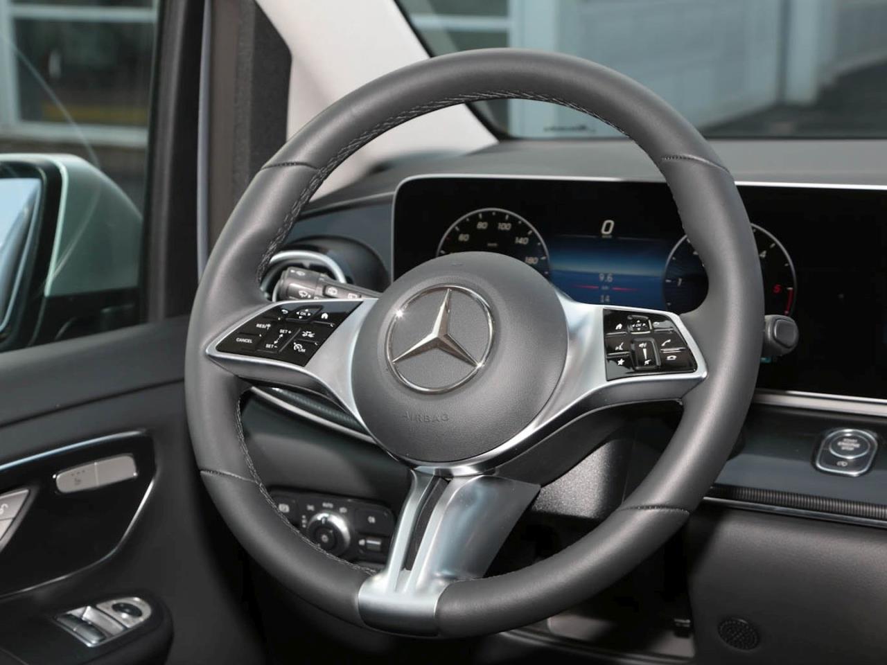 Mercedes-Benz V 300 d lang Style Distronic Easy Pack 360°