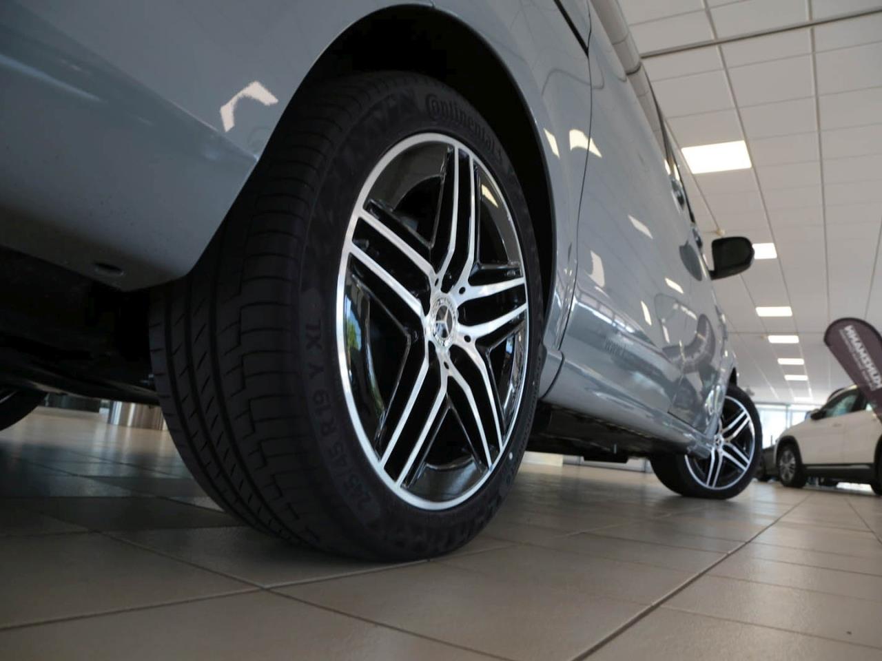 Mercedes-Benz V 300 d STYLE Lang AMG Distronic Standheizung