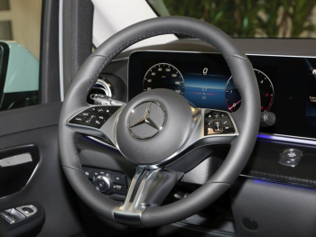 Mercedes-Benz V 300 d STYLE Lang AMG Distronic Standheizung