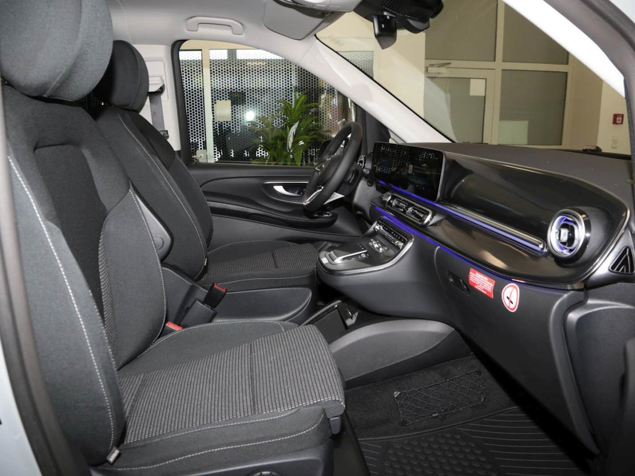 Mercedes-Benz V 300 d STYLE Lang AMG Distronic Standheizung