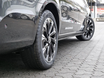Mercedes-Benz V 300 d STYLE Lang Standhzg Distronic 360° AHK