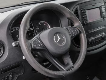 Mercedes-Benz Vito 116 CDI Tourer Pro 4Matic Navi LED AHK Kam.