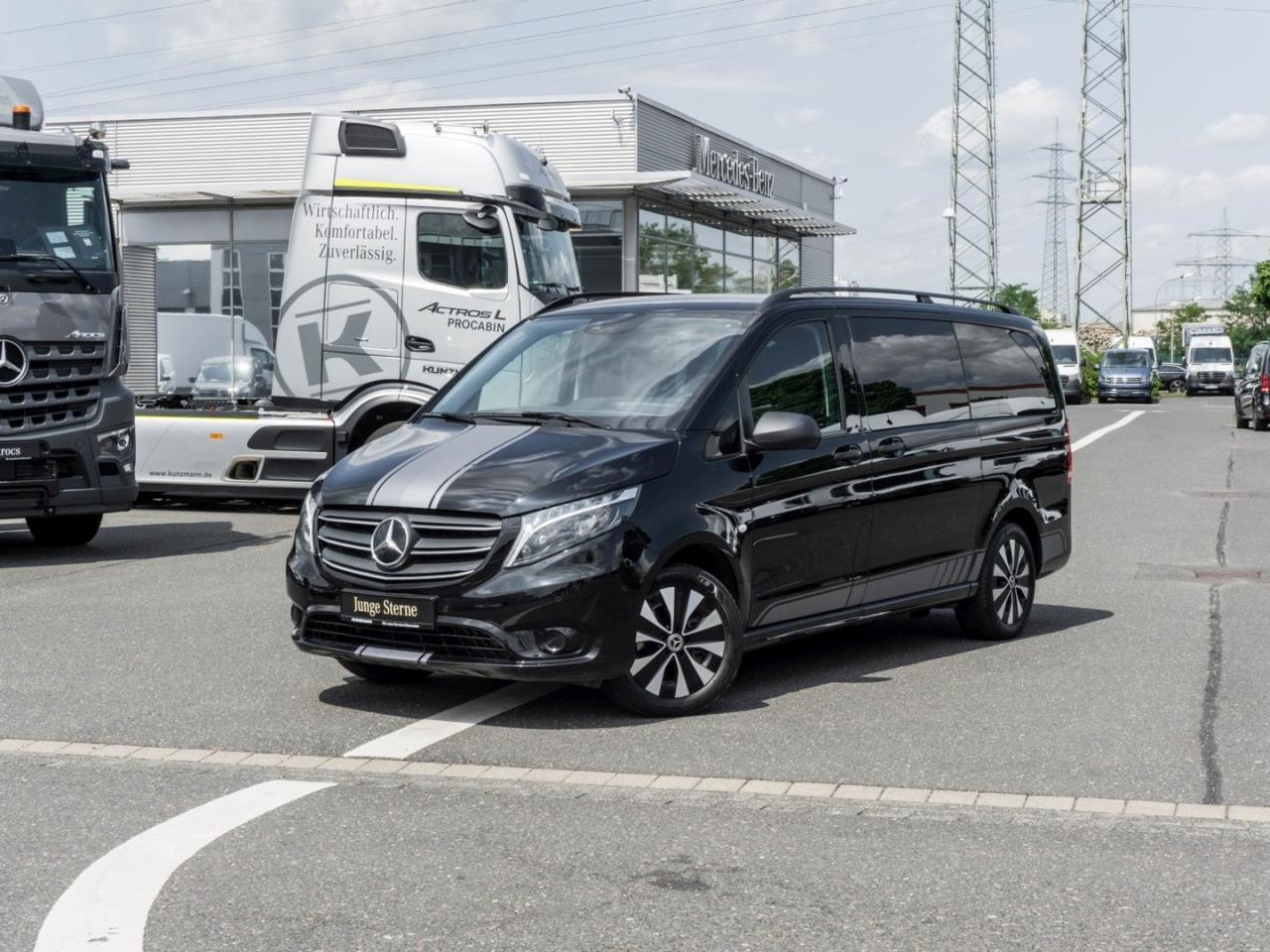 Mercedes-Benz Vito Vito 124 CDI 4M Tourer PRO Lang Van / Kleinbus obsidianschwarz