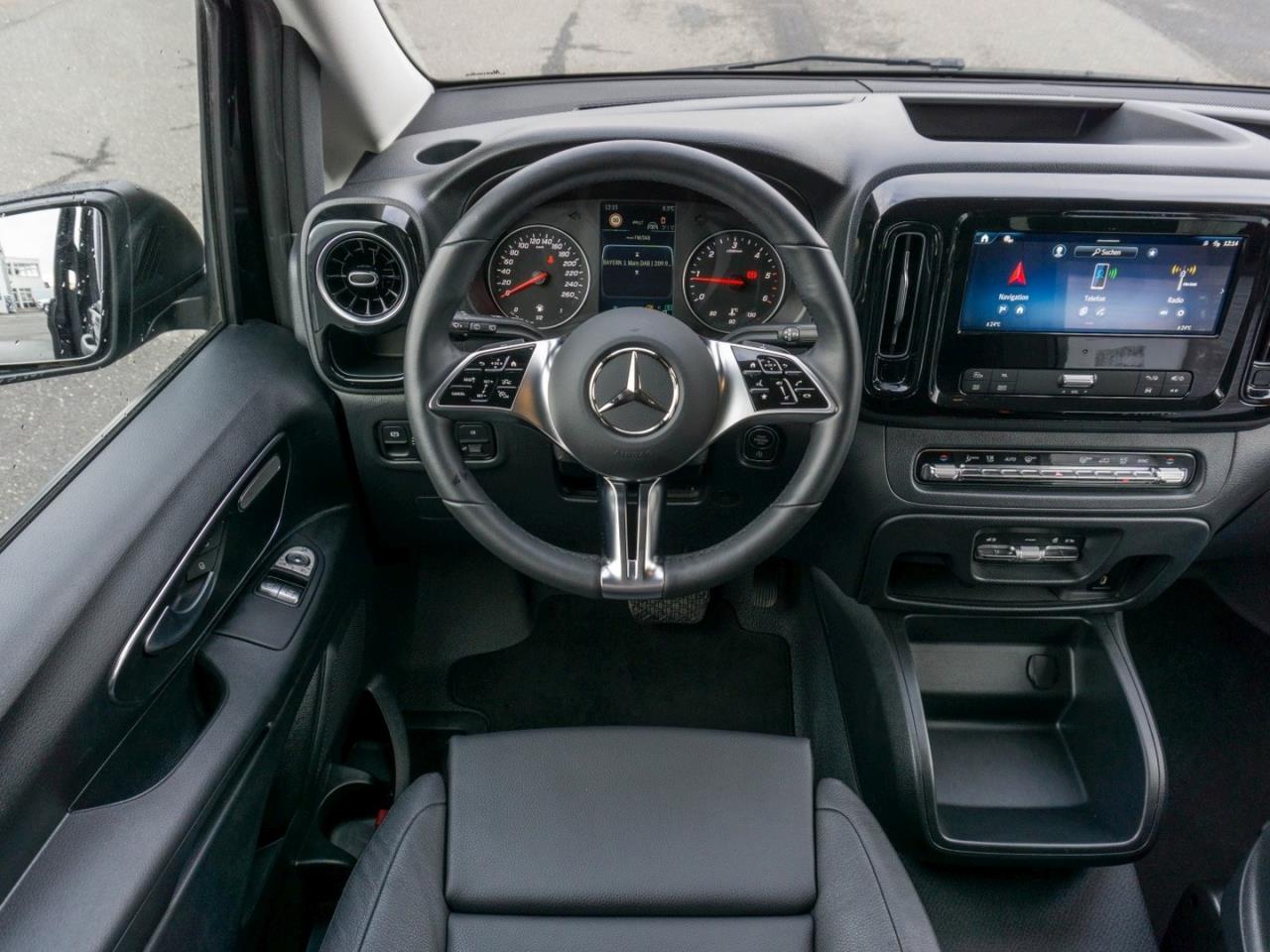 Mercedes-Benz Vito 124 CDI 4x4 Tourer PRO Lang Distronic AHK