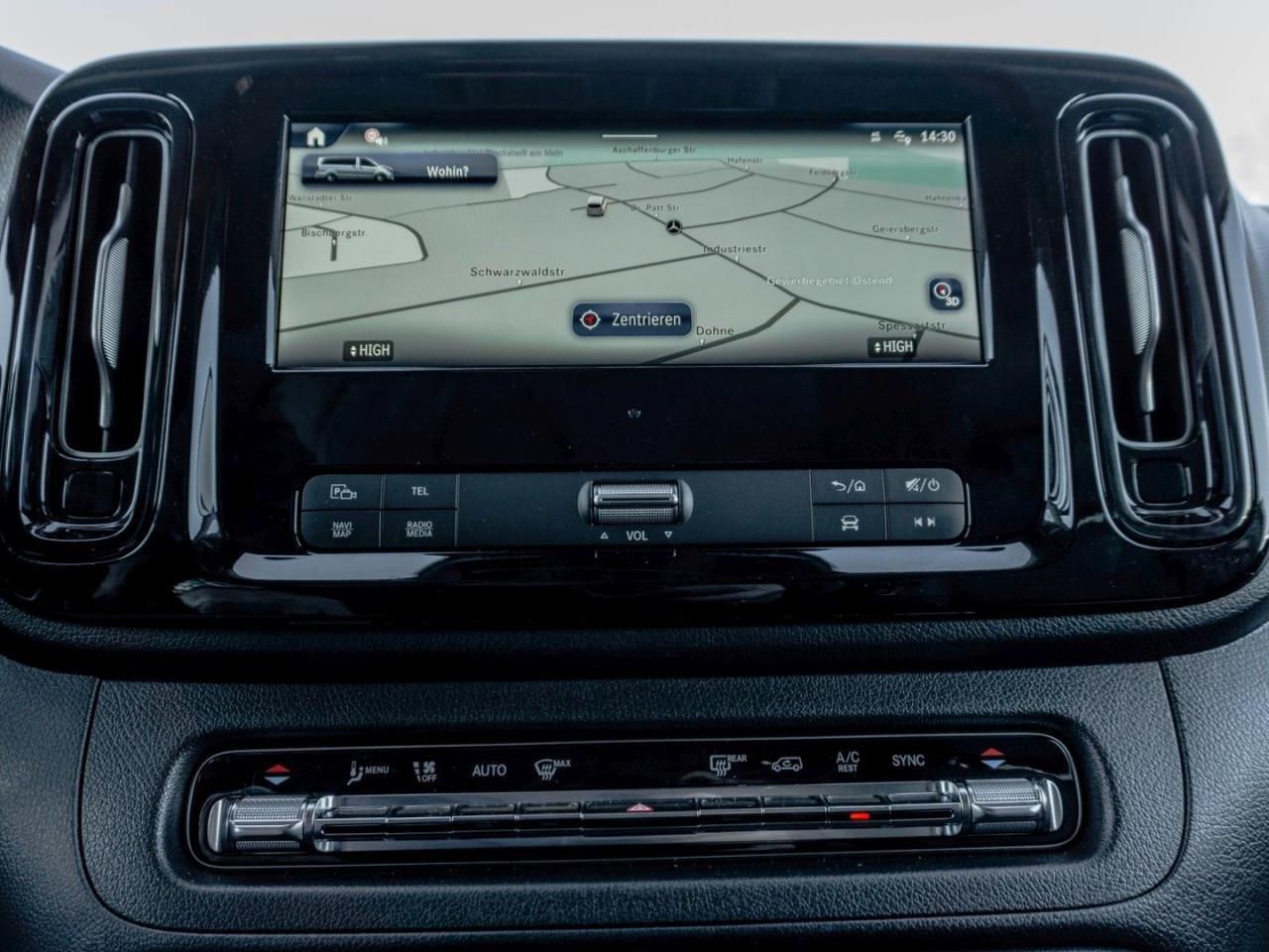 Mercedes-Benz Vito 124 CDI 4x4 Tourer PRO Lang Distronic AHK