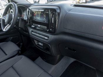 Mercedes-Benz Vito 124 CDI 4x4 Tourer PRO Lang Distronic AHK