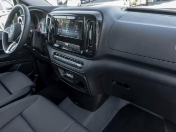 Mercedes-Benz Vito 124 CDI 4x4 Tourer PRO Lang Distronic AHK