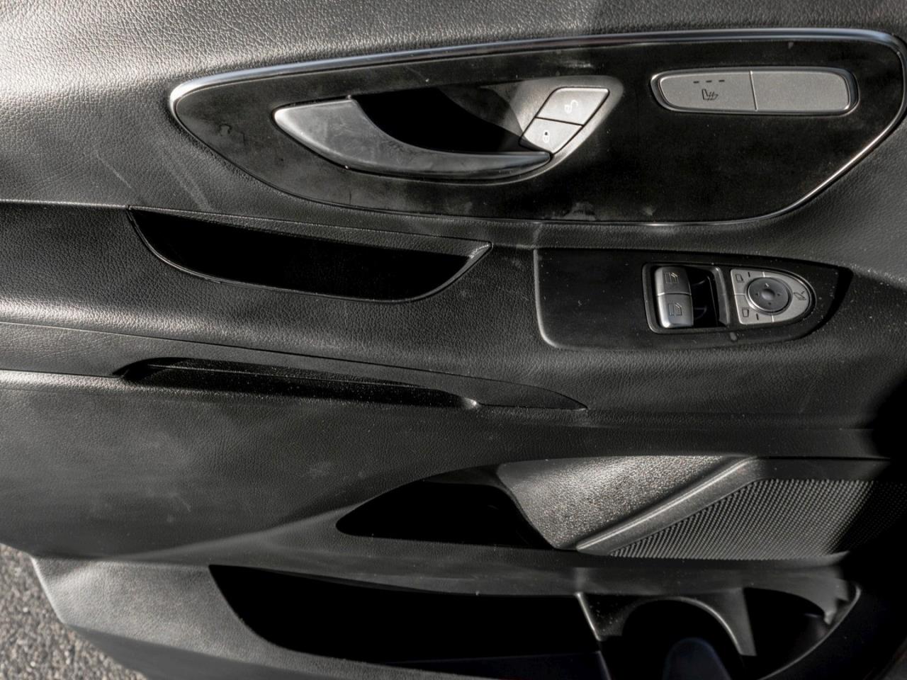 Mercedes-Benz Vito 124 CDI 4x4 Tourer PRO Lang Distronic AHK