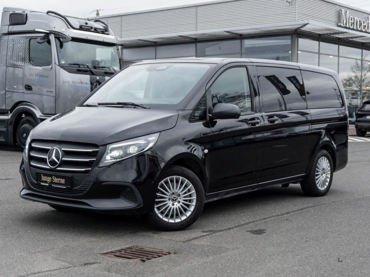 Mercedes-Benz Vito Vito 124 CDI 4x4 Tourer PRO Lang Van / Kleinbus obsidianschwarz