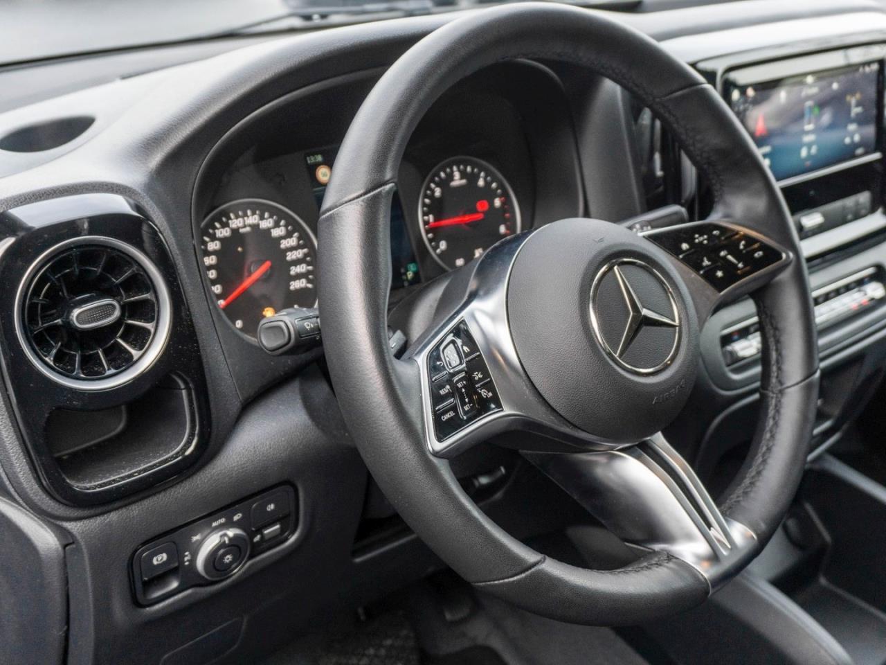 Mercedes-Benz Vito 124 CDI 4x4 Tourer PRO Lang Klima Navi AHK