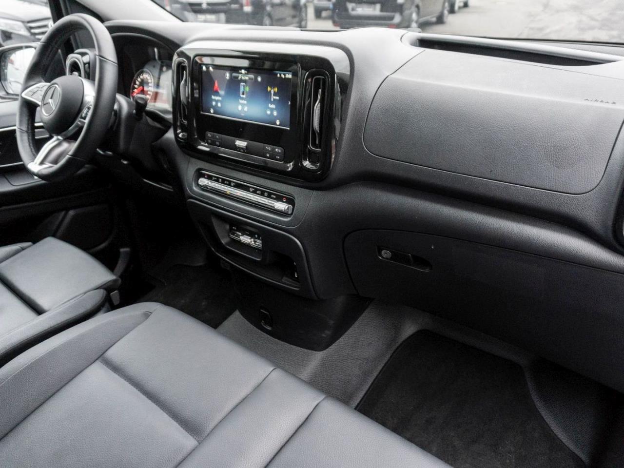 Mercedes-Benz Vito 124 CDI 4x4 Tourer PRO Lang Distronic AHK