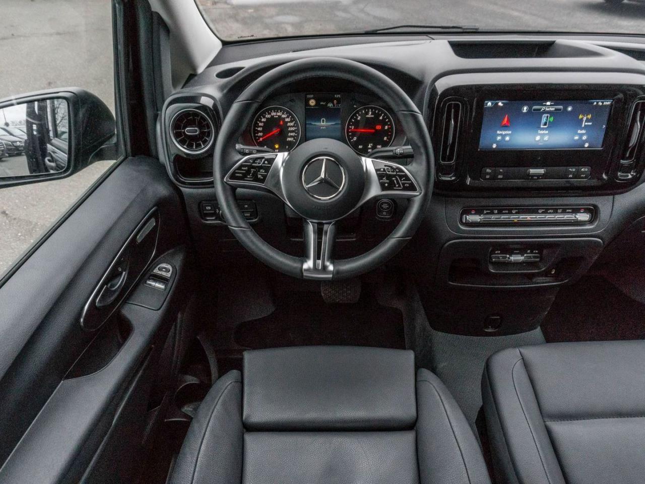 Mercedes-Benz Vito 124 CDI 4x4 Tourer PRO Lang Distronic AHK