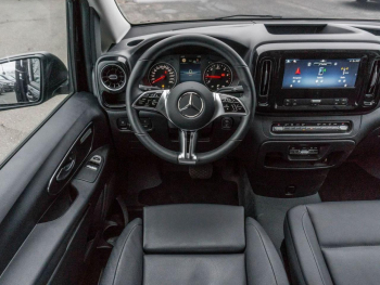 Mercedes-Benz Vito 124 CDI 4x4 Tourer PRO Lang Distronic AHK