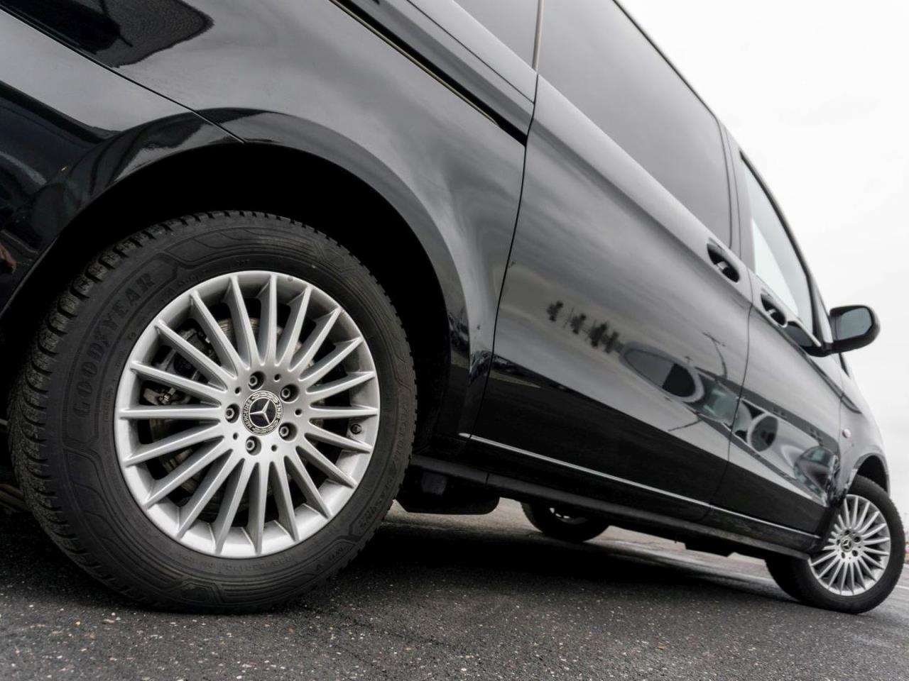 Mercedes-Benz Vito 124 CDI 4x4 Tourer PRO Lang Distronic AHK