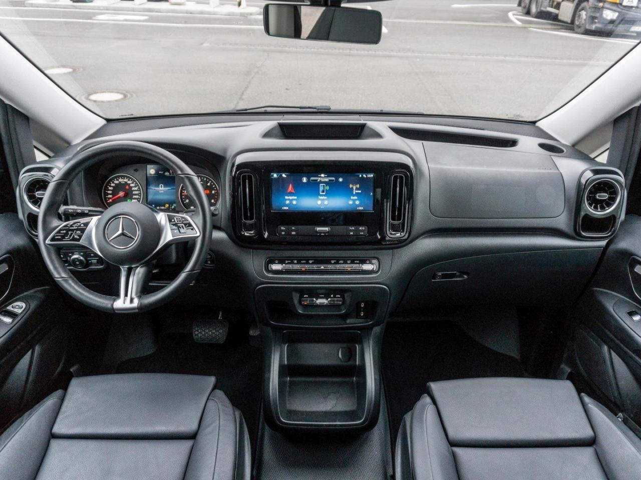 Mercedes-Benz Vito 124 CDI 4x4 Tourer PRO Lang Distronic AHK