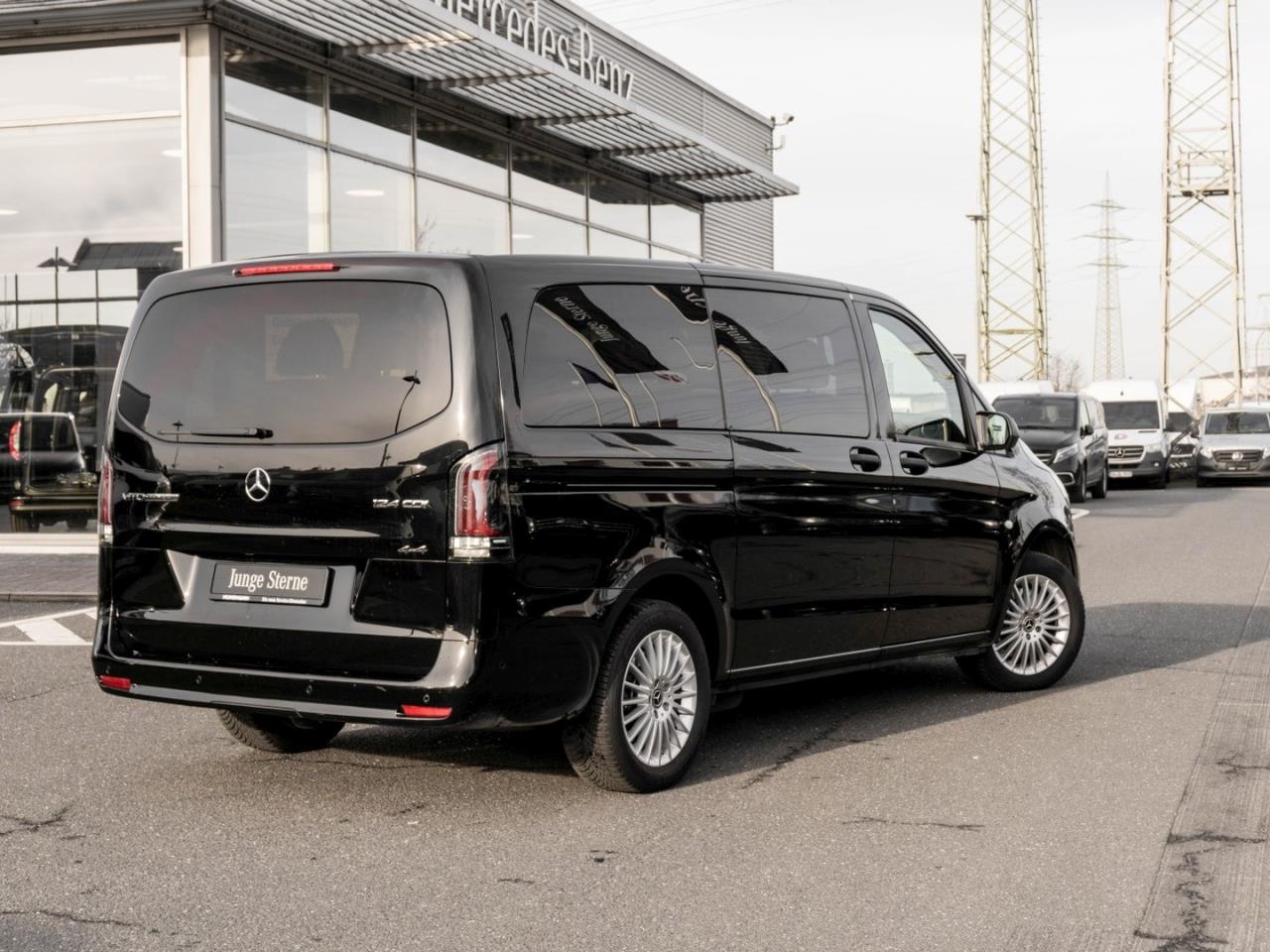 Mercedes-Benz Vito 124 CDI 4x4 Tourer PRO Lang Distronic Navi