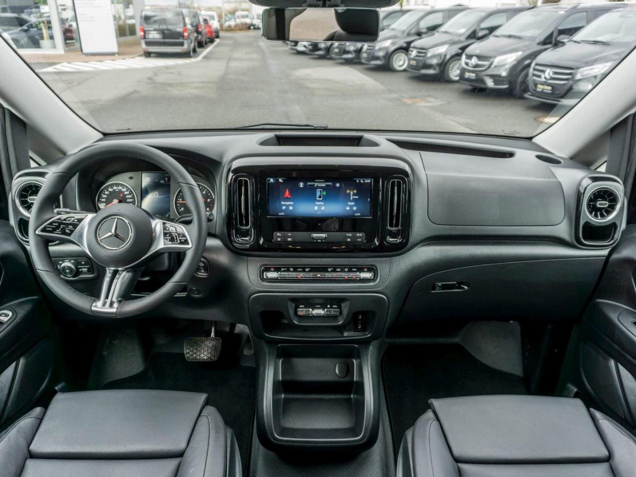 Mercedes-Benz Vito 124 CDI 4x4 Tourer PRO Lang Distronic AHK