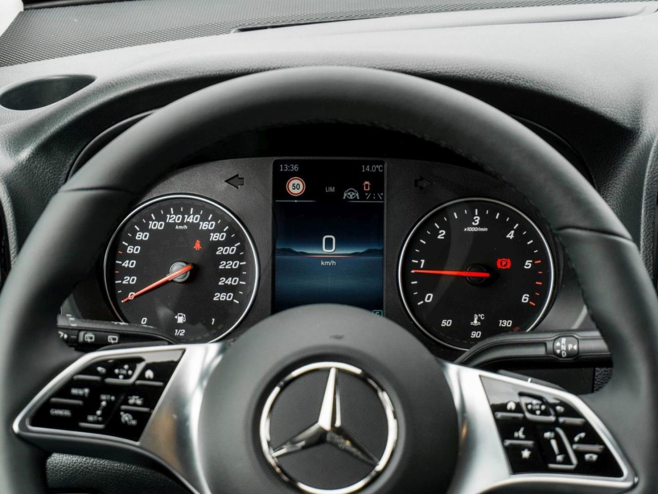 Mercedes-Benz Vito 124 CDI 4x4 Tourer PRO Lang Distronic AHK