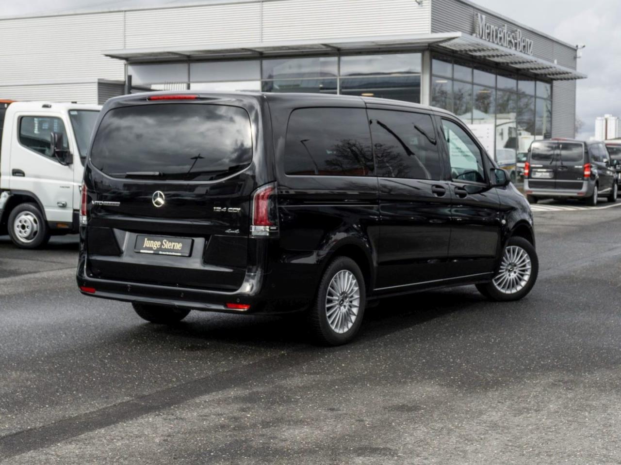 Mercedes-Benz Vito 124 CDI 4x4 Tourer PRO Lang Distronic AHK