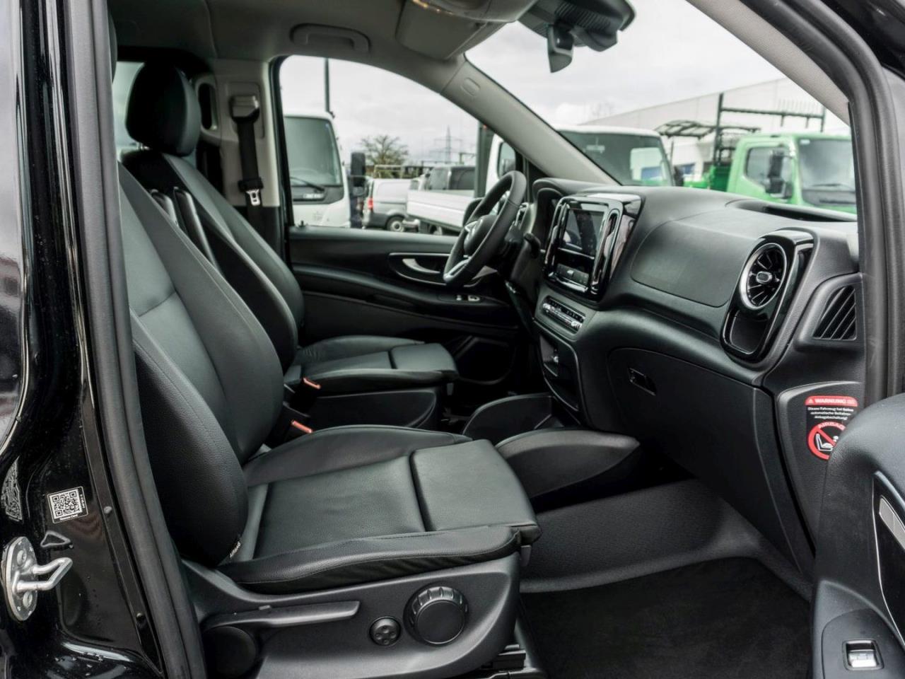 Mercedes-Benz Vito 124 CDI 4x4 Tourer PRO Lang Distronic AHK