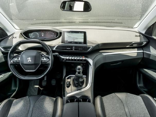 PEUGEOT 3008 1.2 PureTech 130 Allure Navi Totwinkel PEUGEOT 3008 1.2 PureTech 130 Allure Navi Totwinkel