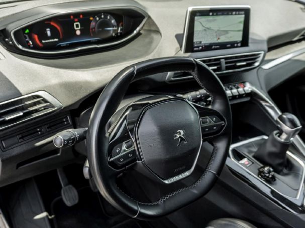 PEUGEOT 3008 1.2 PureTech 130 Allure Navi Totwinkel PEUGEOT 3008 1.2 PureTech 130 Allure Navi Totwinkel