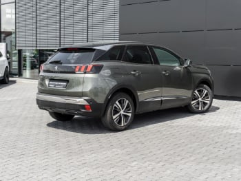 PEUGEOT 3008 1.2 PureTech 130 Allure Navi Totwinkel