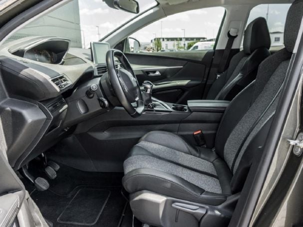 PEUGEOT 3008 1.2 PureTech 130 Allure Navi Totwinkel PEUGEOT 3008 1.2 PureTech 130 Allure Navi Totwinkel