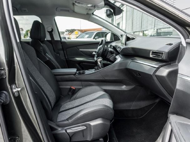 PEUGEOT 3008 1.2 PureTech 130 Allure Navi Totwinkel PEUGEOT 3008 1.2 PureTech 130 Allure Navi Totwinkel