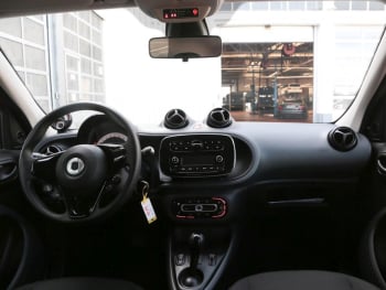 SMART EQ forfour Cool & Audio Volldach 22kW SHZ
