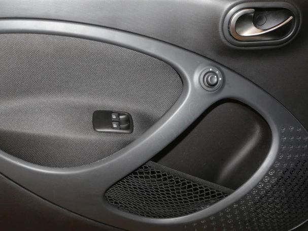 SMART EQ forfour passion Plus 22kW Panorama Kamera SMART EQ forfour passion Plus 22kW Panorama Kamera
