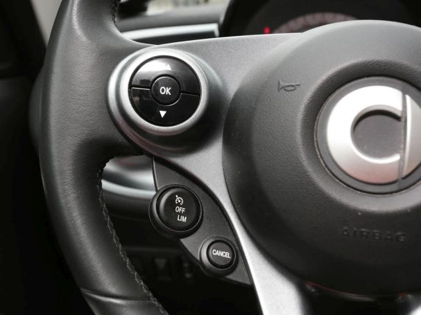 SMART EQ forfour passion Advanced-Paket Volldach SMART EQ forfour passion Advanced-Paket Volldach