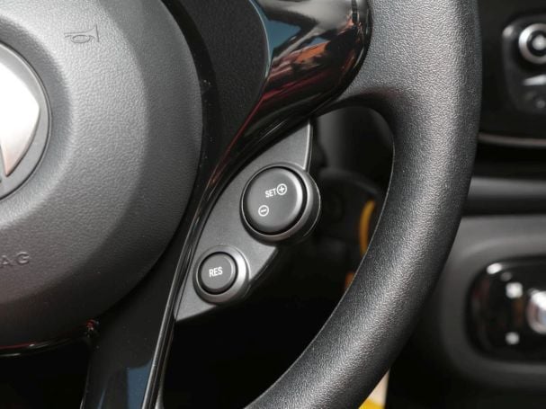 SMART EQ forfour Cool/Audio Volldach 22kW SHZ SMART EQ forfour Cool/Audio Volldach 22kW SHZ