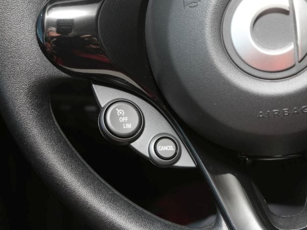 SMART EQ forfour Cool/Audio Volldach 22kW SHZ SMART EQ forfour Cool/Audio Volldach 22kW SHZ