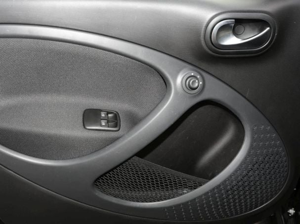 SMART EQ forfour passion Navi Advanced-Paket SHZ LM