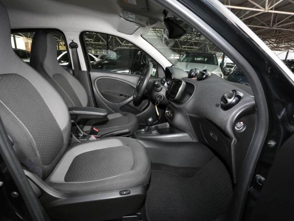 SMART EQ forfour passion Navi Advanced-Paket SHZ LM