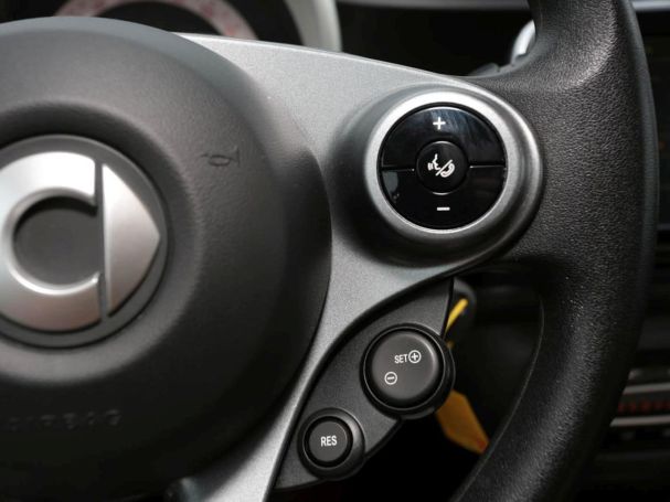 smart EQ forfour advenced-Paket Volldach 22 kW SHZ