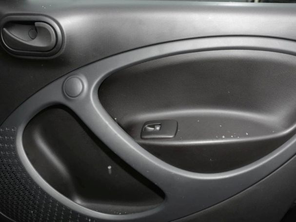 smart EQ forfour advenced-Paket Volldach 22 kW SHZ