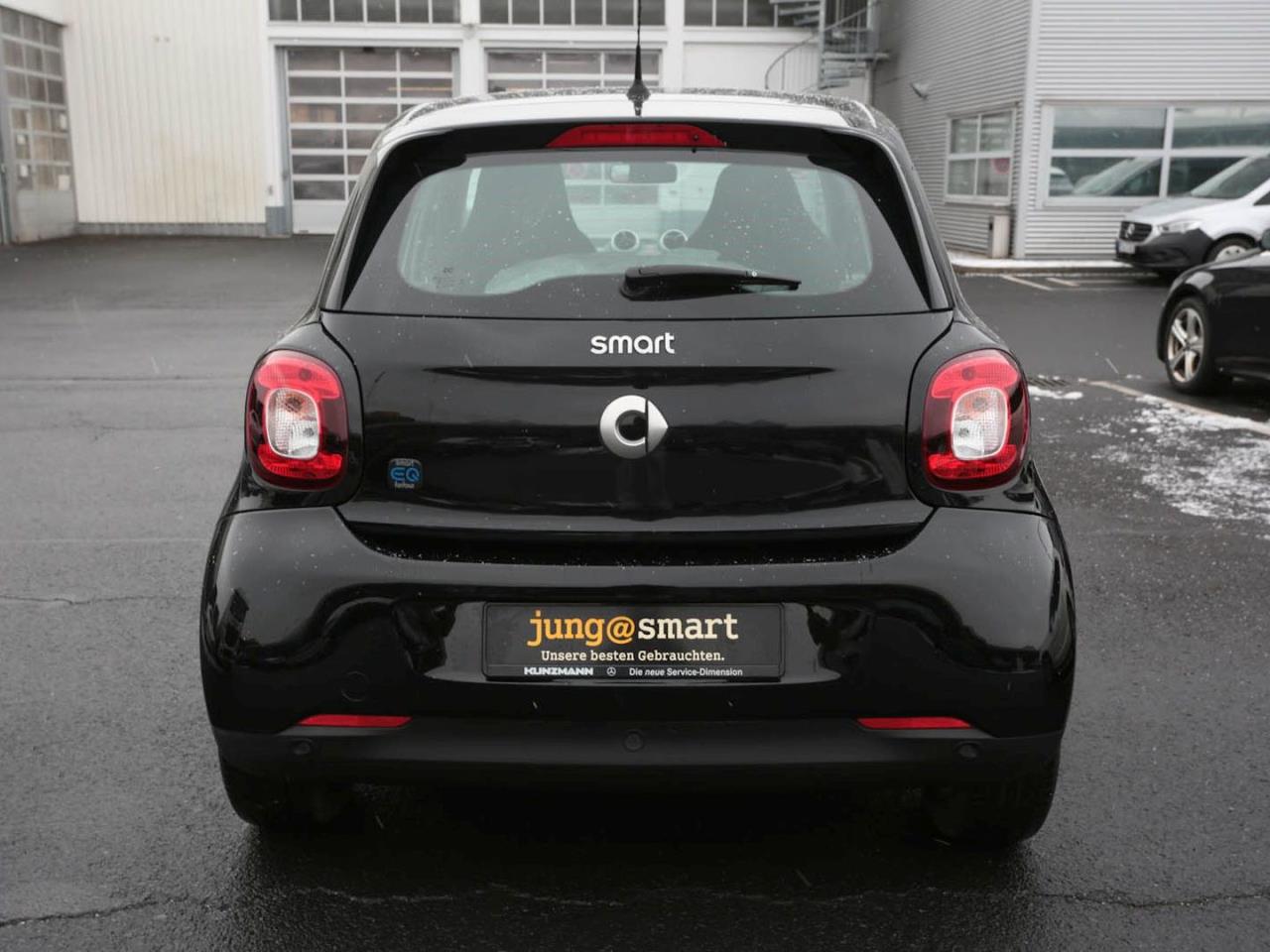 smart EQ forfour advenced-Paket Volldach 22 kW SHZ