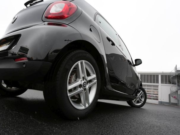 smart EQ forfour advenced-Paket Volldach 22 kW SHZ