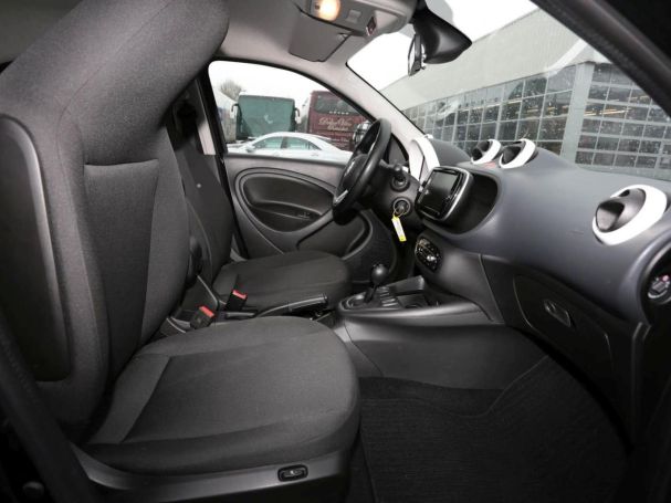 smart EQ forfour advenced-Paket Volldach 22 kW SHZ