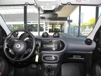 SMART EQ forfour Cool&Audio Volldach 22kW Sitzheizung