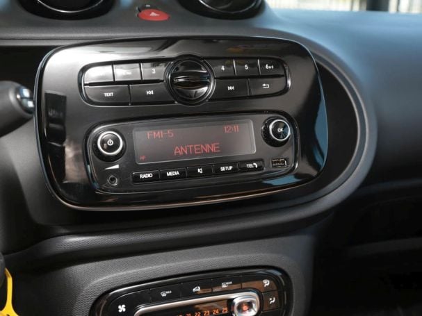 SMART EQ forfour Cool&Audio Volldach 22kW Sitzheizung SMART EQ forfour Cool&Audio Volldach 22kW Sitzheizung