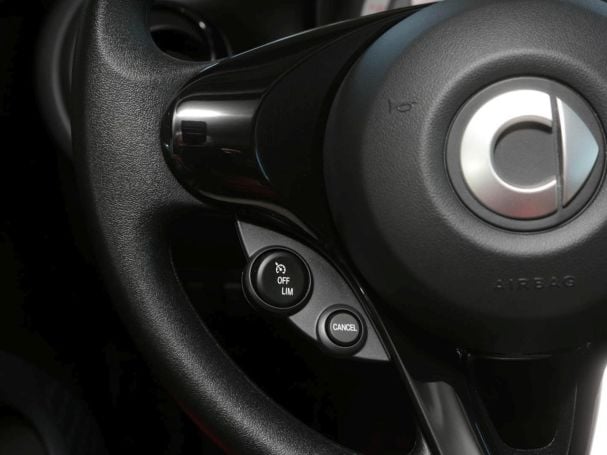 SMART EQ forfour Cool&Audio Volldach 22kW Sitzheizung SMART EQ forfour Cool&Audio Volldach 22kW Sitzheizung