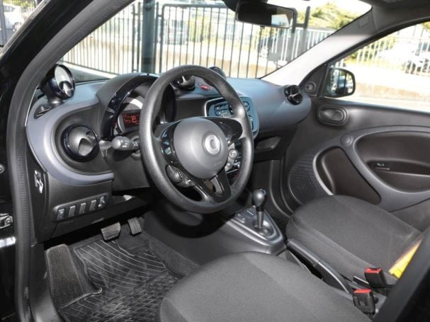 SMART EQ forfour Cool&Audio Volldach 22kW Sitzheizung SMART EQ forfour Cool&Audio Volldach 22kW Sitzheizung