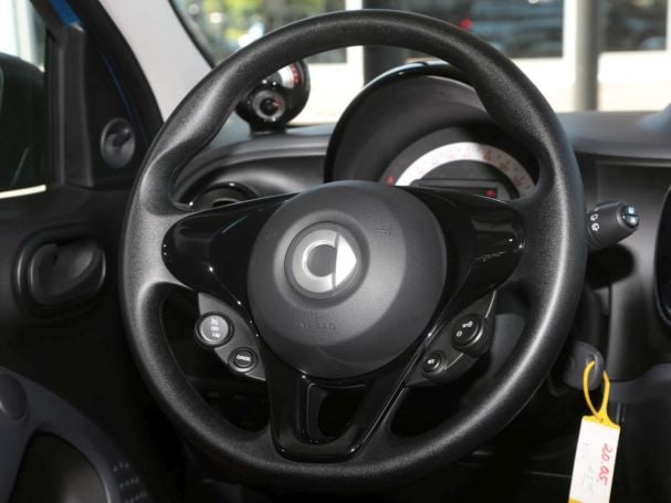 SMART EQ forfour Cool&Audio Volldach 22kW Sitzheizung SMART EQ forfour Cool&Audio Volldach 22kW Sitzheizung