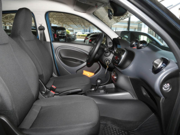 SMART EQ forfour Cool&Audio Volldach 22kW Sitzheizung